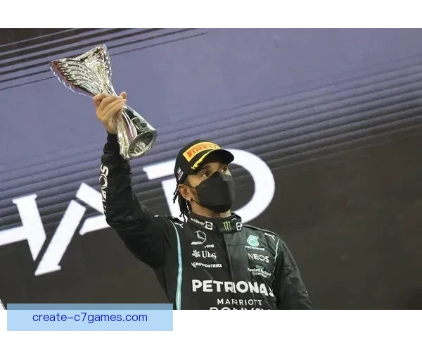 F1赛事激战正酣：汉密尔顿与维斯塔潘再度对决，争夺冠军荣耀